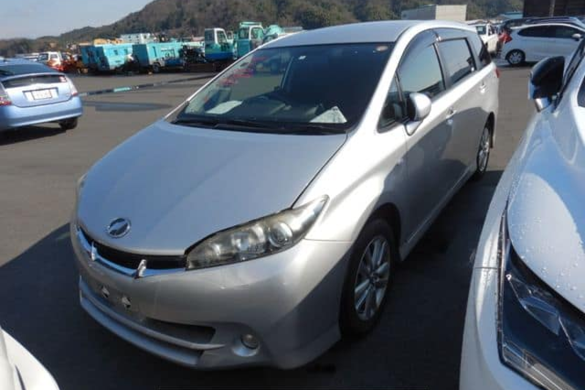 TOYOTA WISH 2010 Г